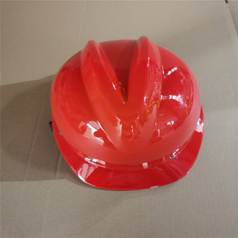 防止突然飞来物体对头部的打击，防止化学和高温液体从头顶浇下时头部受伤；防止头部遭电击。