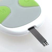 鱼跃（YUWELL）血糖仪 560悦准II型 家用智能血糖检测仪用试纸针头 50片试纸50针头