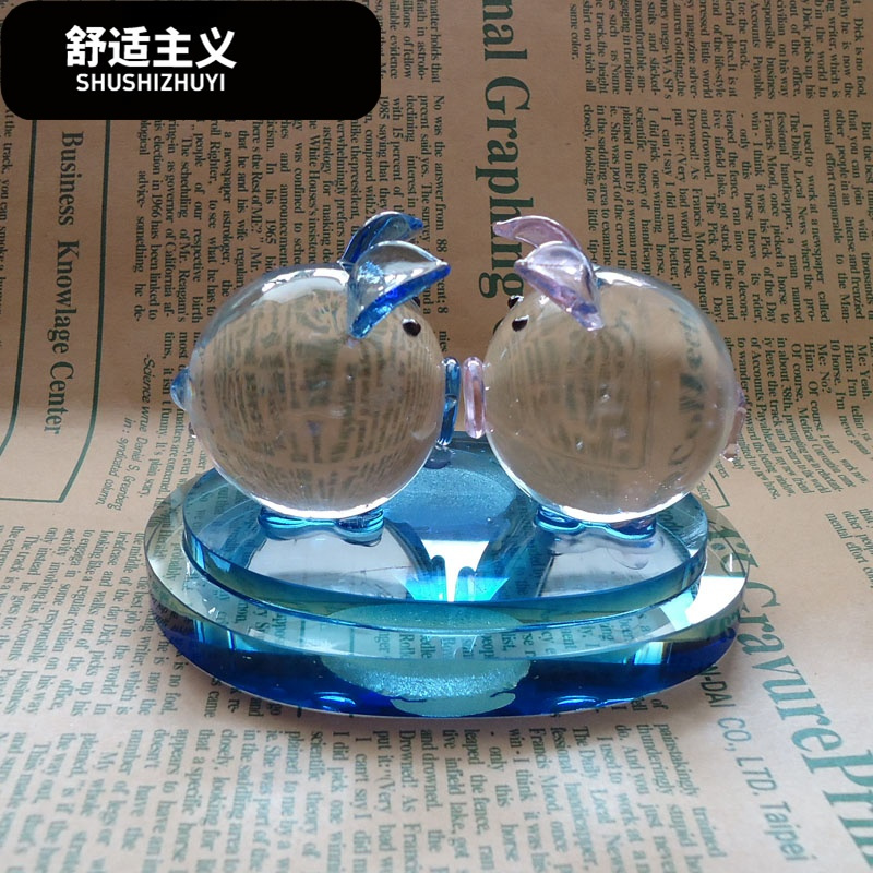 吻猪水晶汽车香水座 时尚车上汽车饰品 汽车用品车载可爱车内摆件