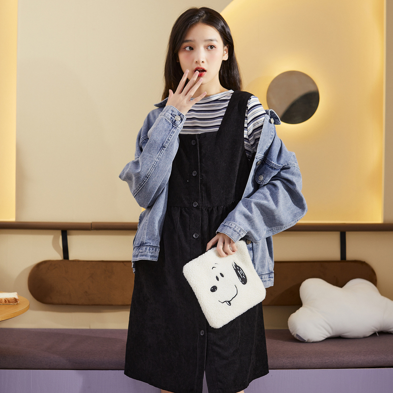 唐狮连衣裙秋季新款女灯芯绒纽扣外穿背带裙学生内搭背心裙