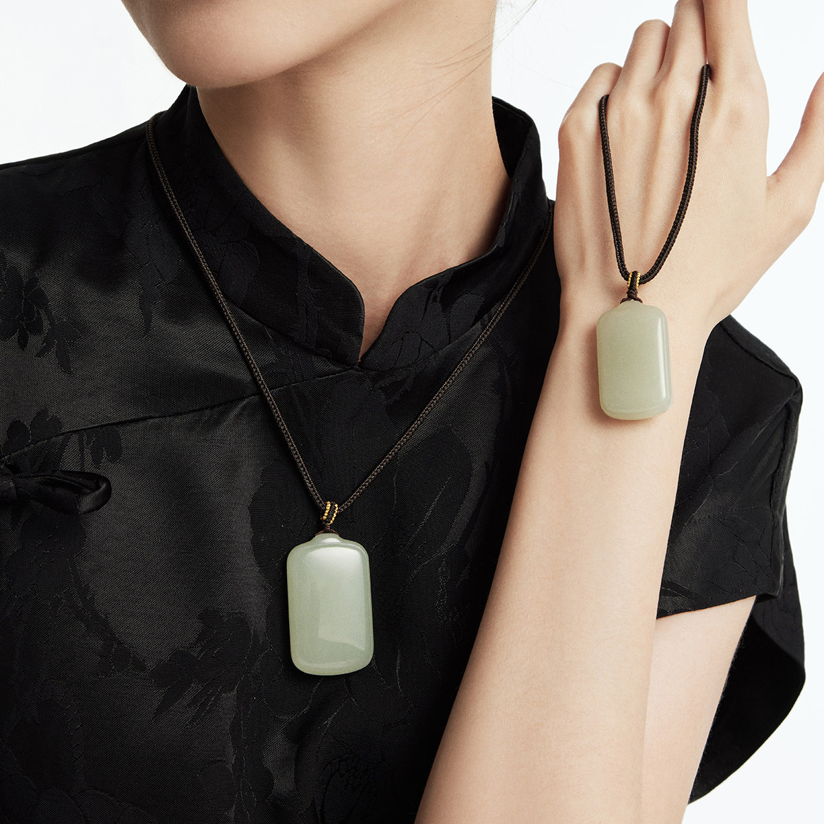 周大福经典新中式浅清和田玉无事牌吊坠配绳多款GEV16-GEV17高清大图