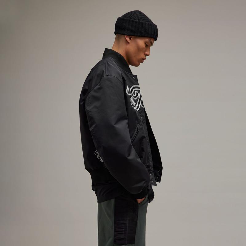 阿迪达斯(adidas)运动时尚女士尼龙防风保暖夹克轻便PrimaLoft内