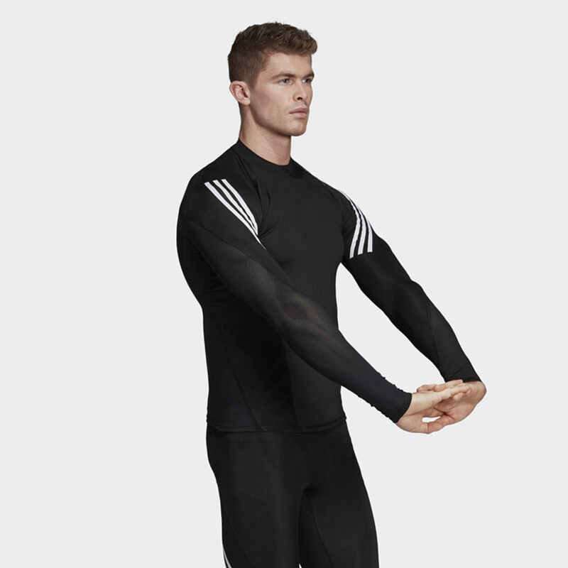阿迪达斯adidas男款紧身长袖上衣DW8481