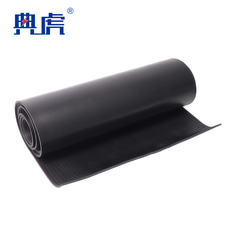 典虎 绝缘胶皮 黑色条纹 25kv 5米*1米*8mm 卷高清大图