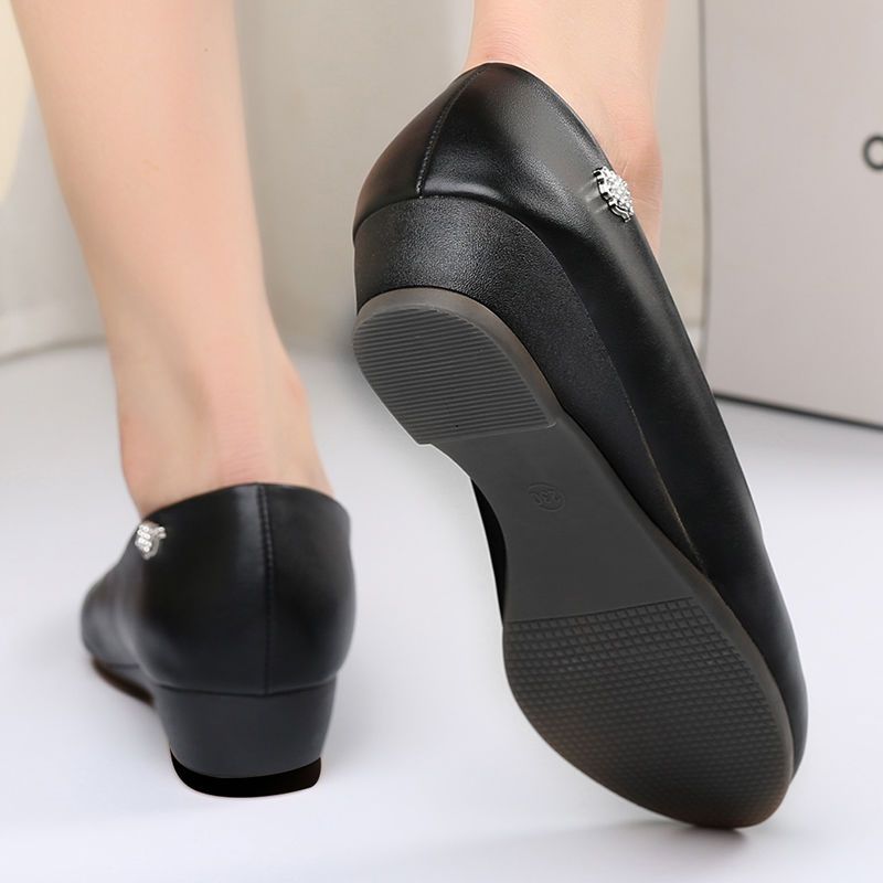 夏秋新款中老年妈妈鞋真皮坡跟软底防滑舒适黑色皮鞋工作鞋单鞋女黑色