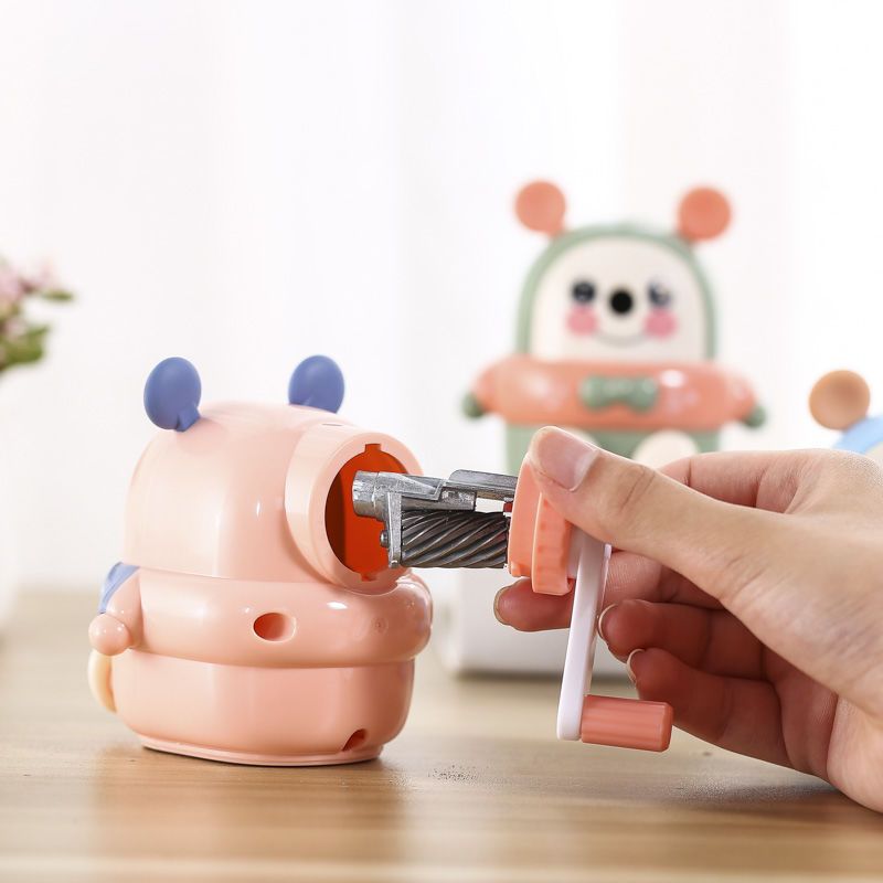 转笔刀小学生削笔刀手摇自动进铅卡通削笔器大女儿童机器人刨笔器