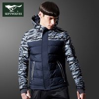 七匹狼冬季羽绒服男连帽拼接迷彩青年军旅户外休闲运动保暖鸭绒服