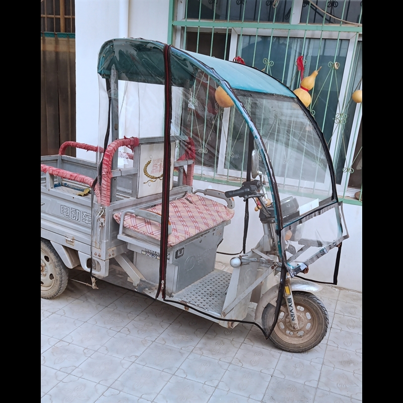 快递三轮车雨棚挡风车篷电动三轮车车头棚左右后雨帘改装门帘蓬视频