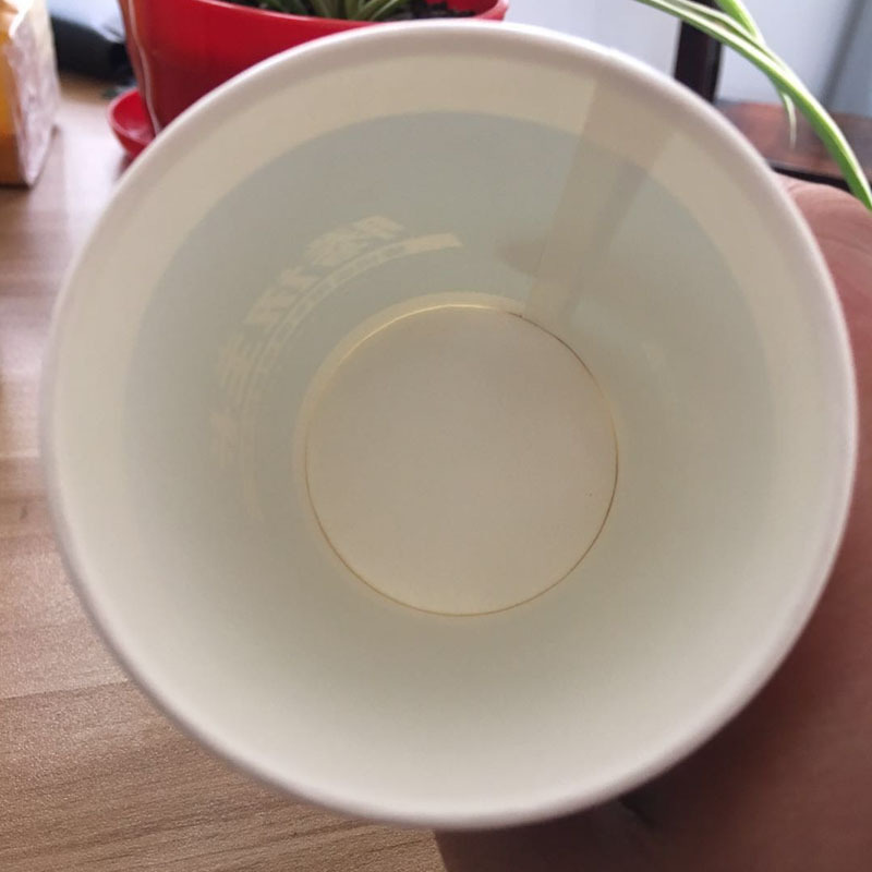 纸 杯