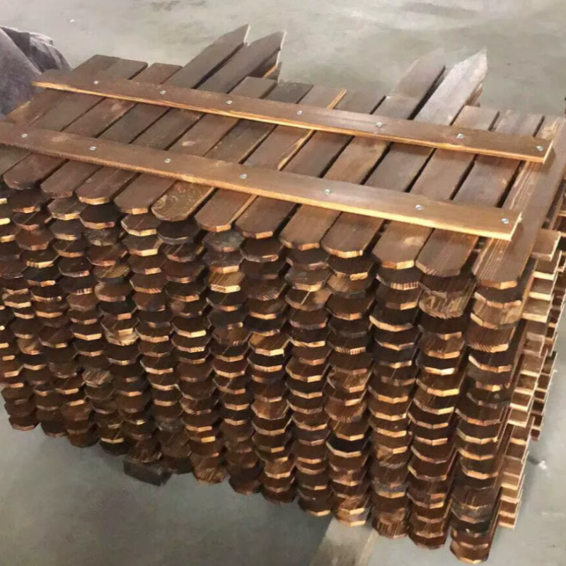 木栅栏围栏碳化色60长*20高 厚约9mm带一个脚高清大图