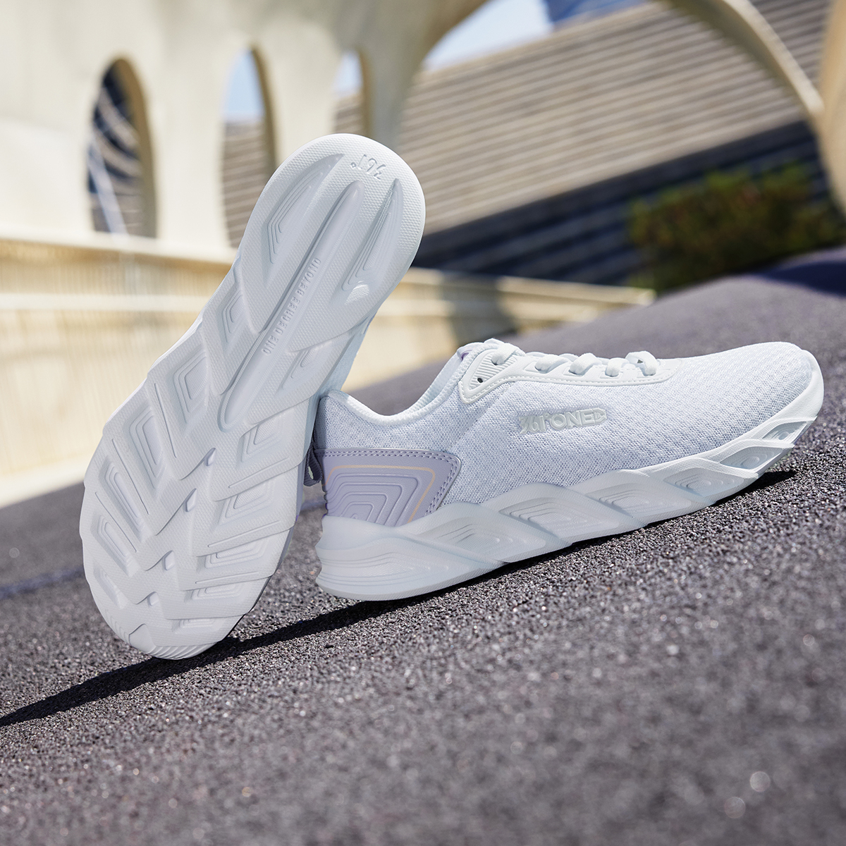 361°女鞋运动鞋新款网面透气轻便跑步鞋软底健走鞋女高清大图