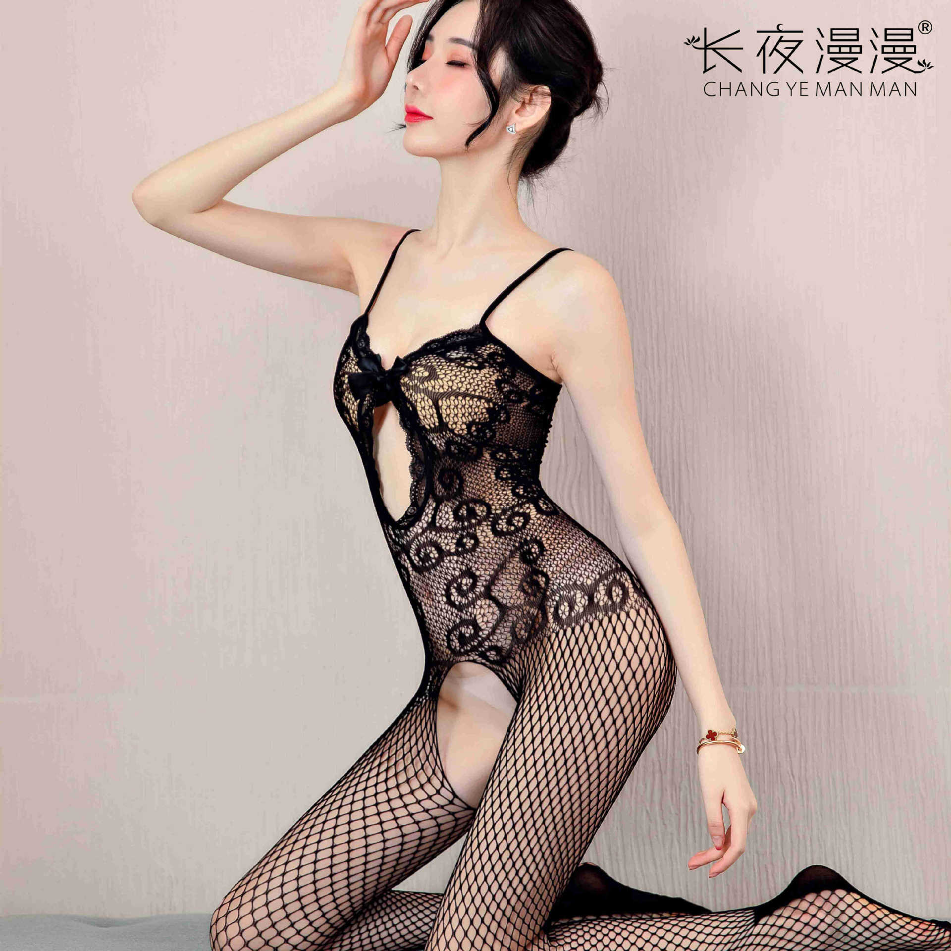 长夜漫漫情趣内衣女吊带透视性感开档连身袜丝袜夜迷离068_63高清大图