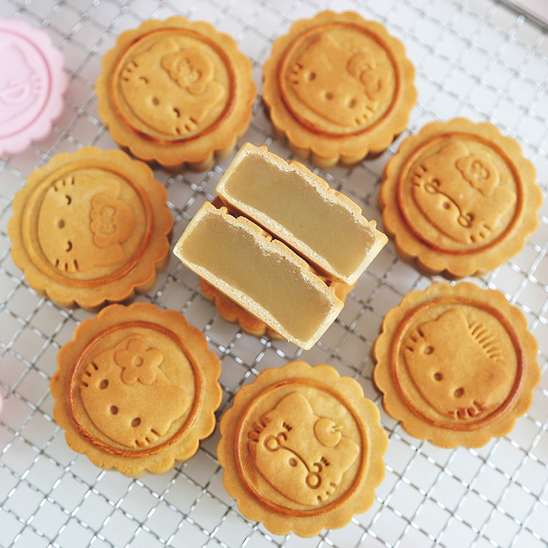 学厨HELLO KITTY 烘焙工具 冰皮月饼模具手压式家用绿豆糕点心压花立体团圆款8花片套装 75gKT7049