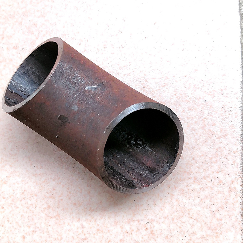 洋蝲蝲 焊接弯头 DN125 单位:个高清大图