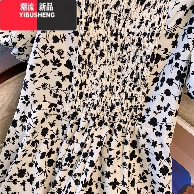 YIBUSHENG法式方领碎花连衣裙季高级感气质收腰宽松2024新款中长款茶歇裙