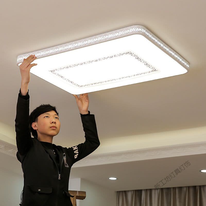 苏宁放心购 客厅灯吸顶灯遥控调光调色LED吸顶灯简约现代大气家用led灯超薄现代简约客厅大厅大灯图片
