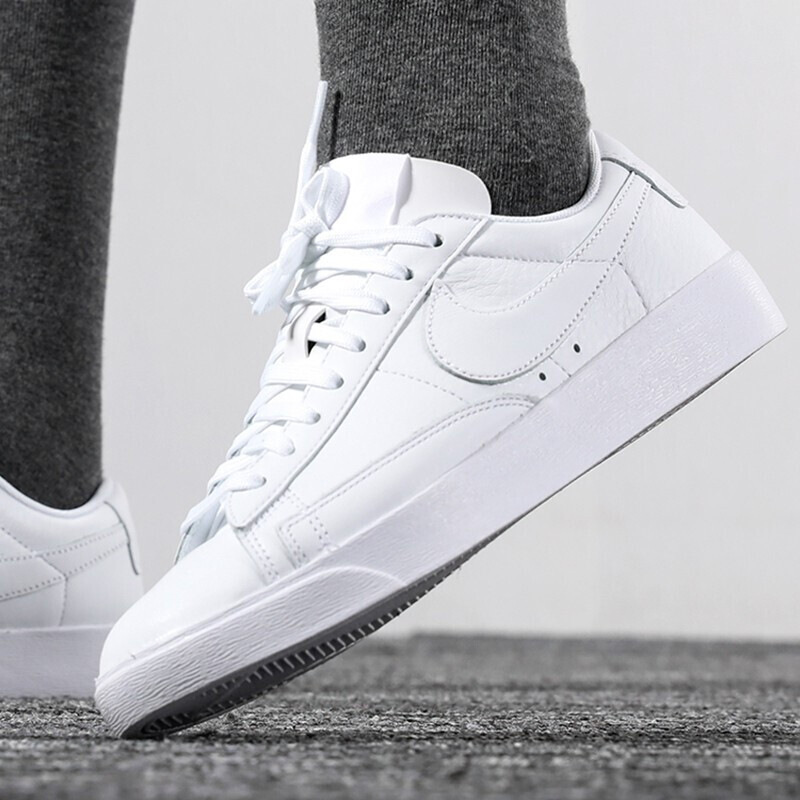 Nike/耐克2018新款女鞋小白鞋缓震耐磨运动休闲鞋板鞋AQ1779 AV9370-111 36.5码