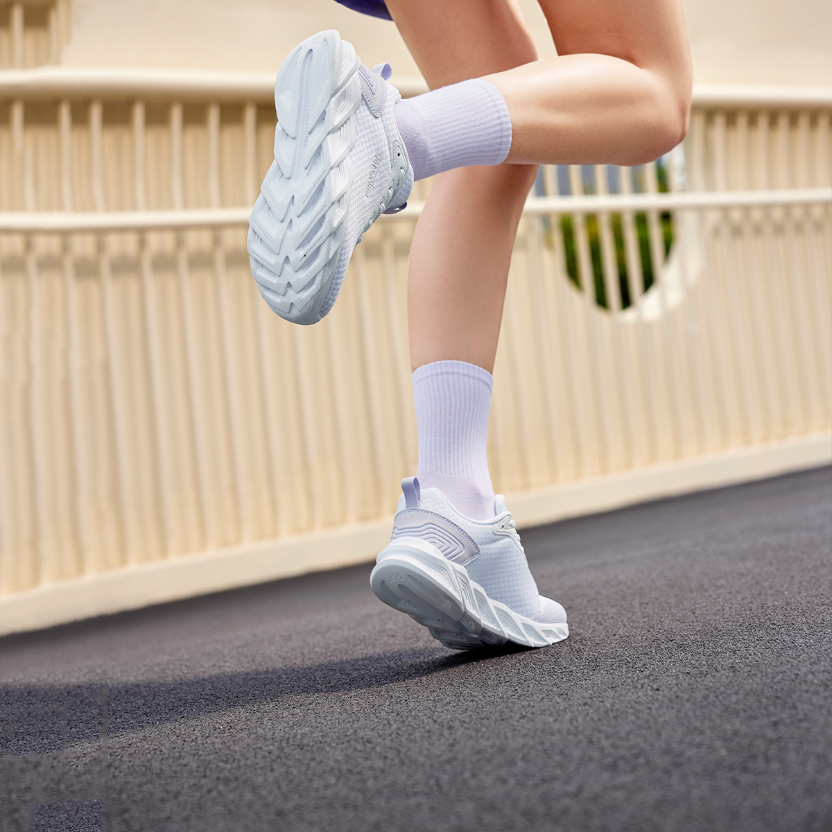 361°女鞋运动鞋新款网面透气轻便跑步鞋软底健走鞋女高清大图