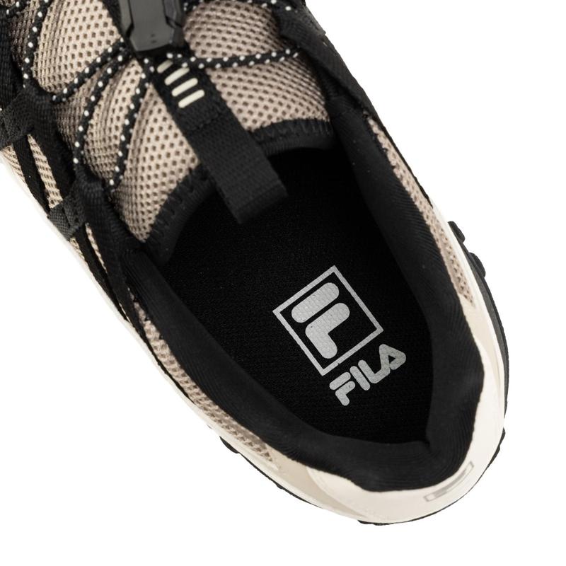 FILA中性跑步鞋黑白灰拼接复古潮流休闲运动鞋高清大图