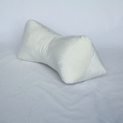 吾家元素午睡枕休息护颈沙发抱枕办公室靠背垫成人汽车三角枕头绒面
