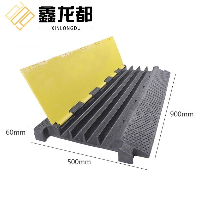 鑫龙都 减速带四线个