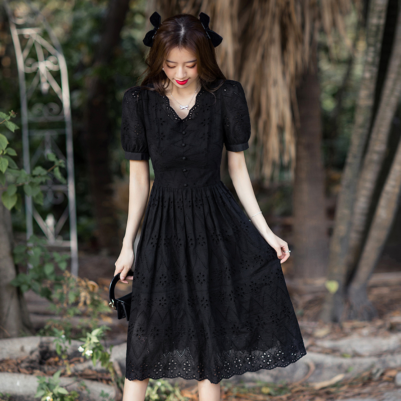黑色连衣裙女夏季短袖大码胖mm收腰显瘦气质法式镂空刺绣蕾丝裙子
