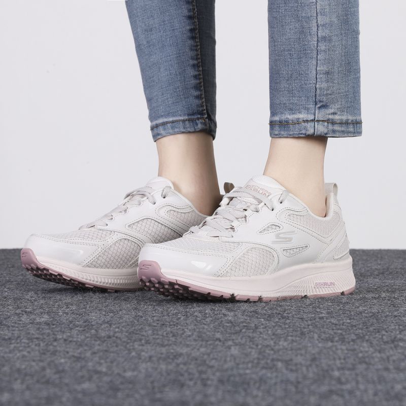 Skechers斯凯奇女鞋新款网面透气运动鞋减震跑步鞋128075-NAT ZP