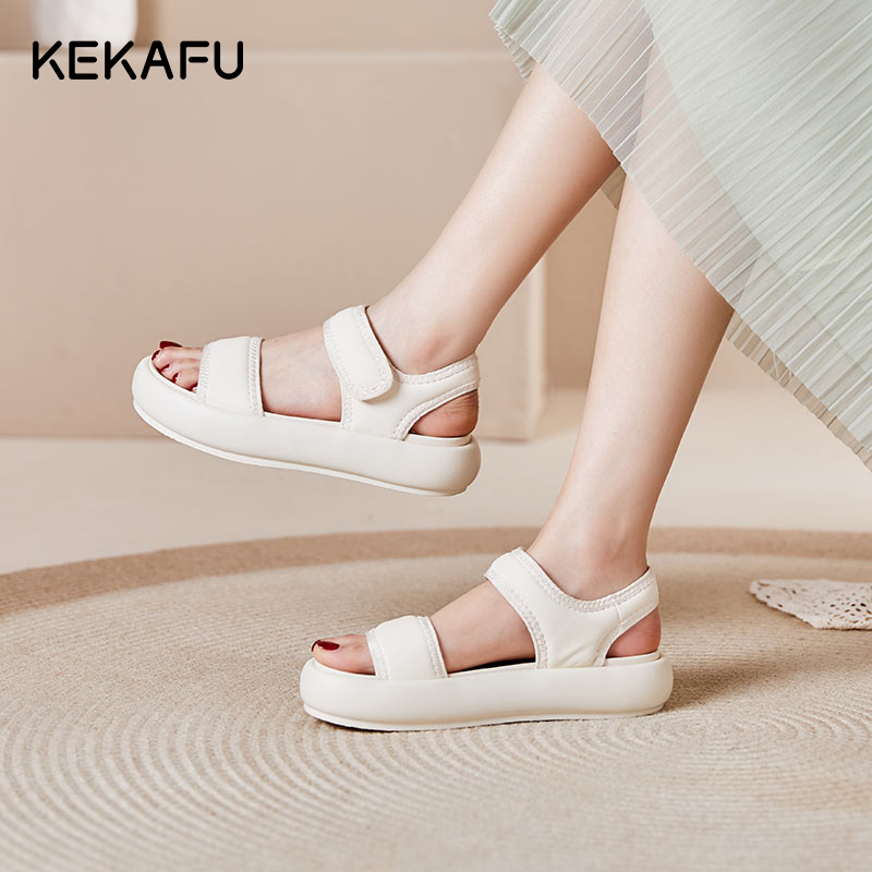 凉鞋女一字带沙滩鞋2023夏季新款厚底软底踩屎感不累脚女鞋