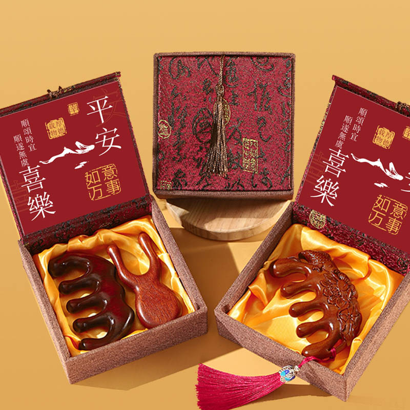 思唯美(sweet made) 中国风实用檀木梳子 [一顺百顺]金丝檀木圆五齿按摩梳10个一组高清大图