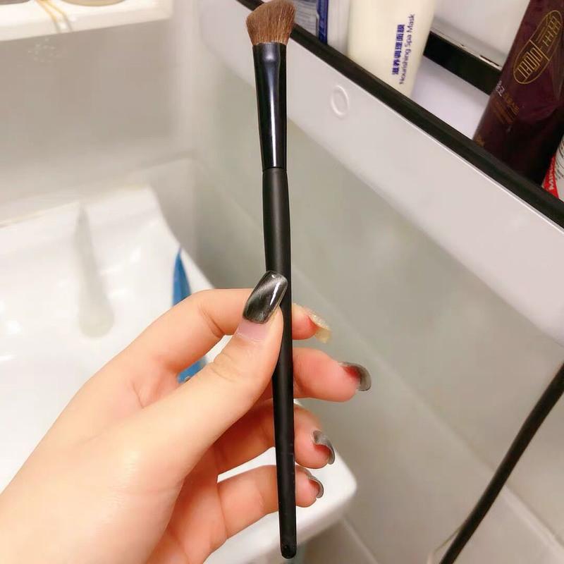 小马毛眼影刷动物毛斜头鼻影刷鼻子阴影刷眼部化妆刷套装工具单只 马毛斜头