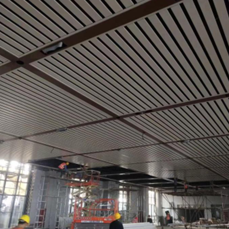 白色铝方通(20*60*0.5)售价为每平米单价 含税含安装 面积需增加5%的安装损耗