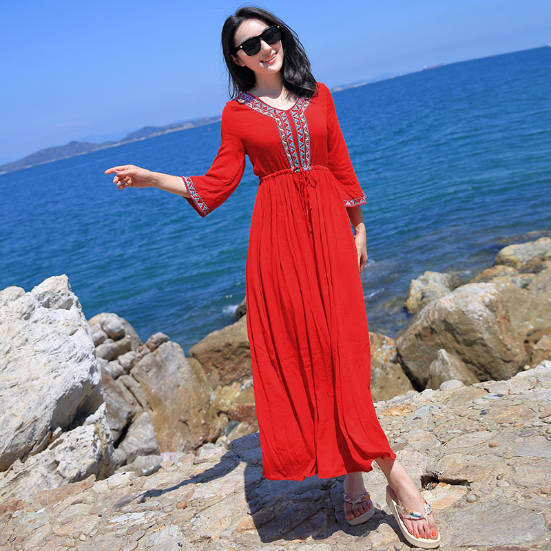 泰国大红色长裙复古v领显瘦波西米亚民族风连衣裙海边度假沙滩裙