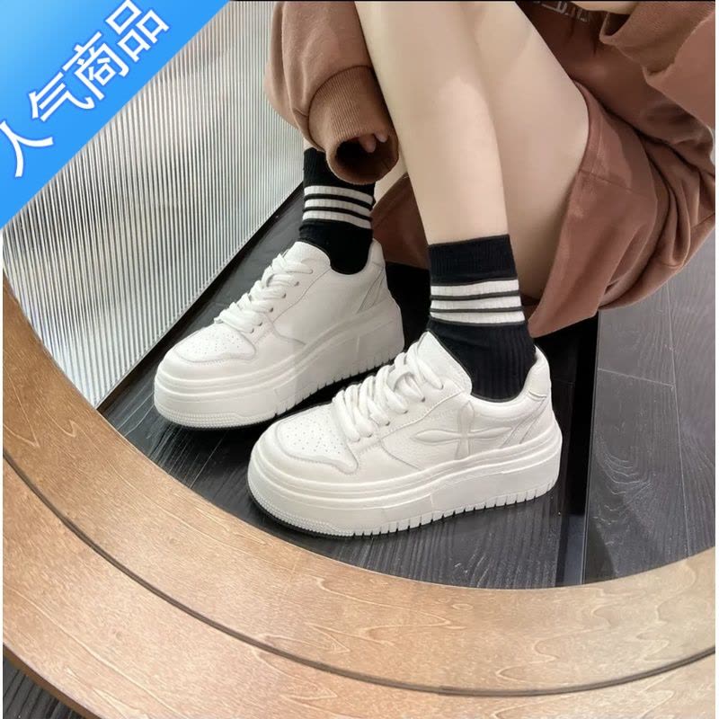 SUNTEK小白鞋内增高8cm小香风厚底春季百搭小码3233休闲面包板鞋女图片