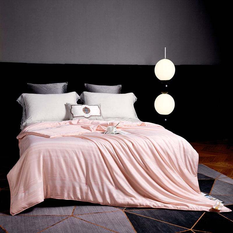 雅鹿莫代尔蚕丝被高清大图