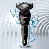 【送旅行盒】飞利浦（PHILIPS）男士电动剃须刀S5080三刀头荷兰进口多功能理容全身水洗护肤剃胡刀胡须刀刮胡刀