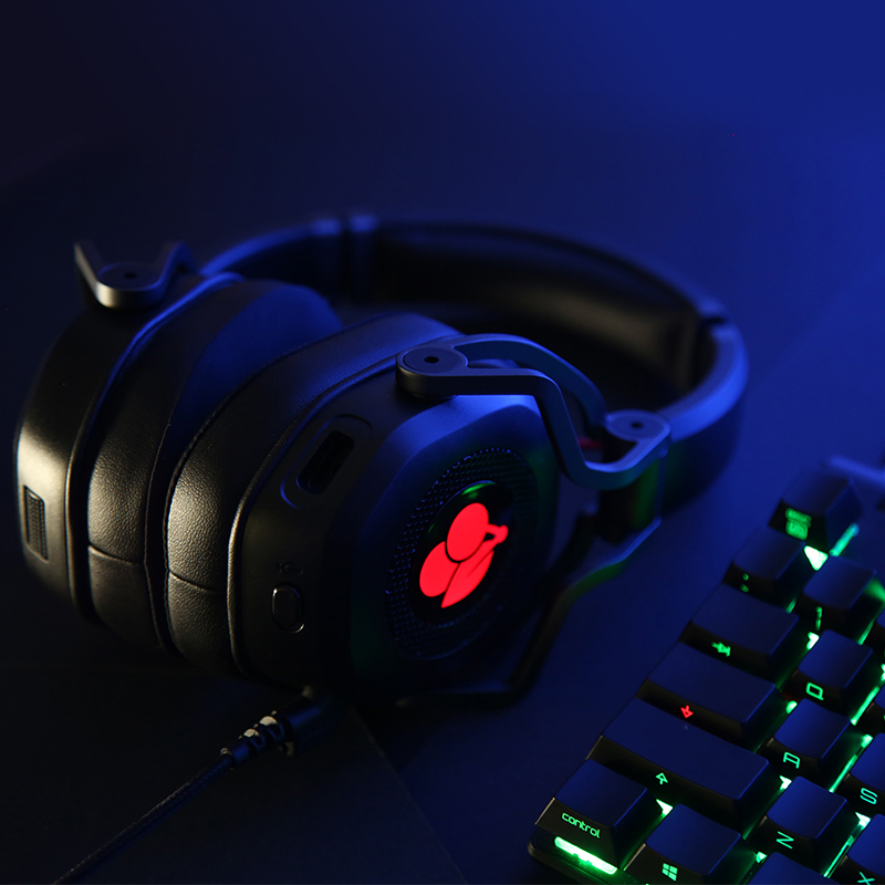 樱桃(Cherry)HC8.2 游戏耳机 7.1环绕音效 头戴式 HD耳麦 电竞耳机 FPS耳机 LOGO灯效 黑色