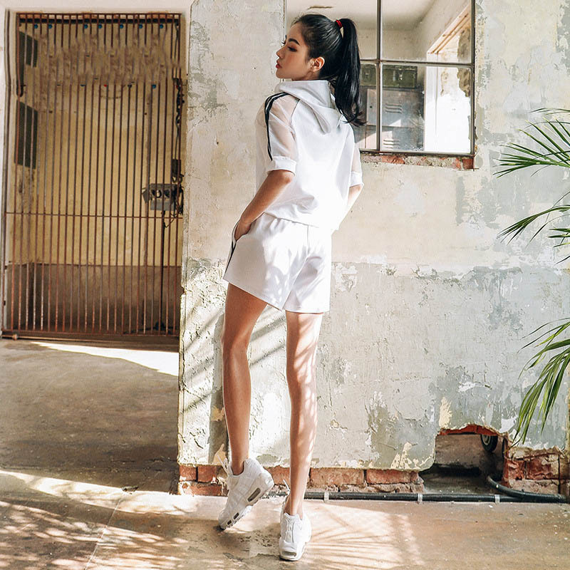健身服女套装18新款夏季宽松性感健身房跑步运动速干瑜伽服
