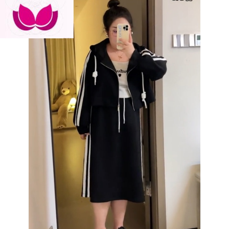 七斓大码胖mm连帽长袖短上衣外套女高腰显瘦半身裙早春休闲运动风套装 黑色上衣黑色长裙茶里茶气套装/设计感/小众 2XL130-150斤