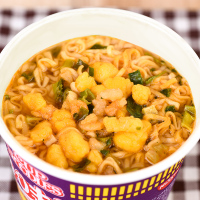 日清(NISSIN)合味道方便面整箱杯面泡面速食公仔面桶装批发12种口味混装12杯