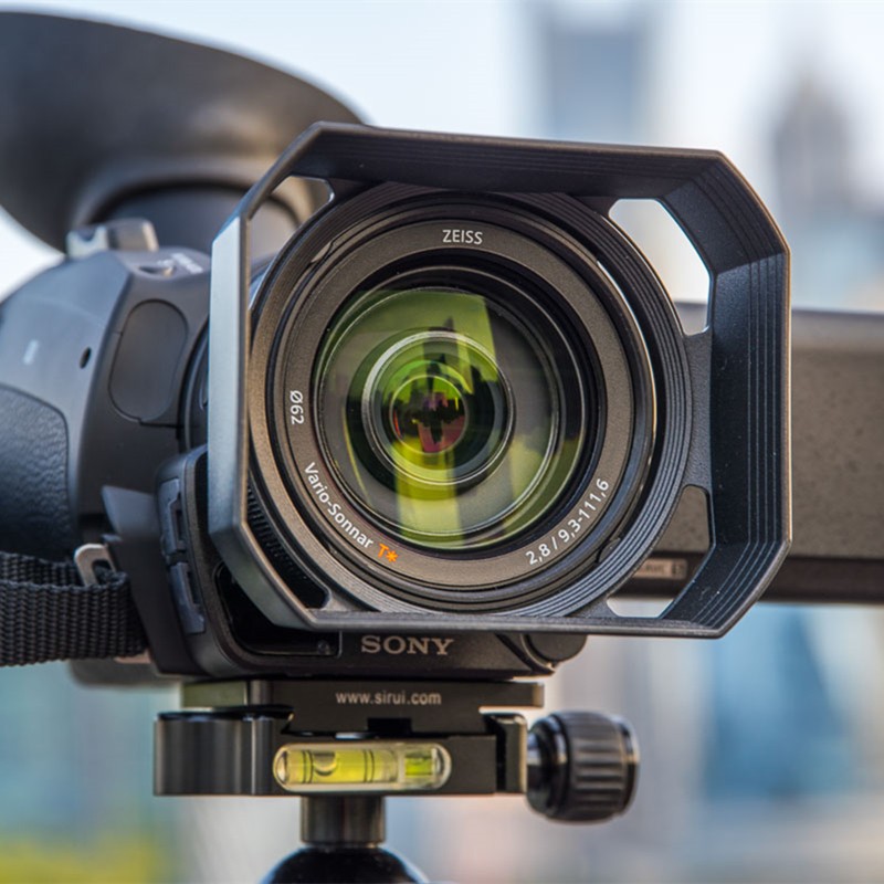 索尼(SONY)FDR-AX700 4K录像HDR民用高清数码摄像机专业数码摄像机高清大图