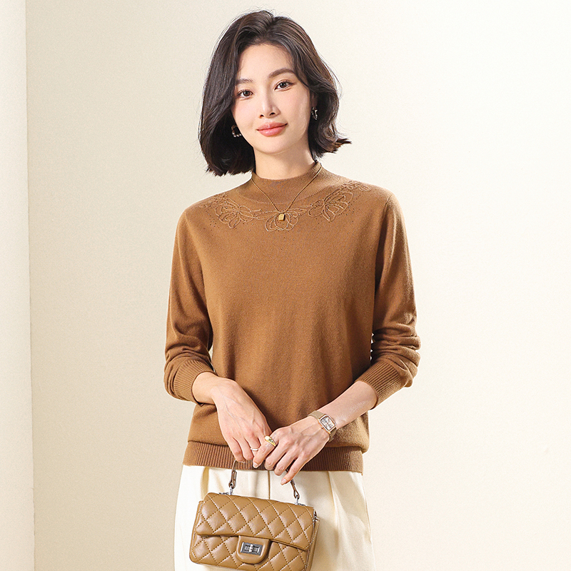 恒源祥纯色半高领羊毛衫女秋冬新款几何绞花烫钻针织衫妈妈装上衣