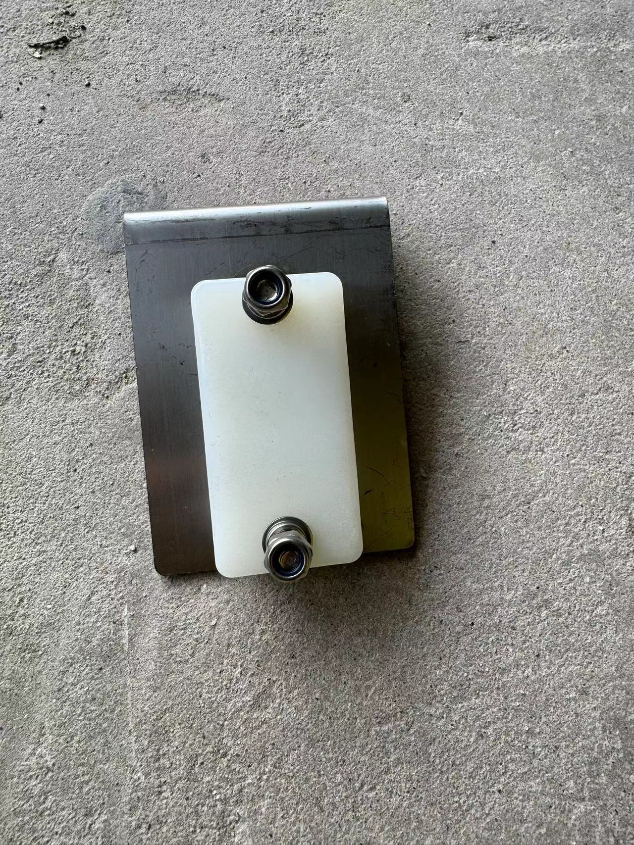 胶粘固定卡100*70*2mm高清大图