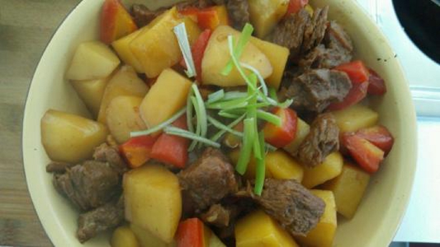 土豆烧牛肉150g高清大图
