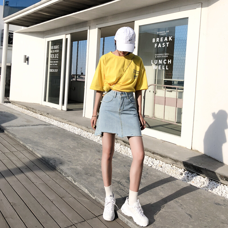 chic浅色牛仔短裙女夏2018新款ins高腰裙子a字包臀裙不规则半身裙浅蓝色