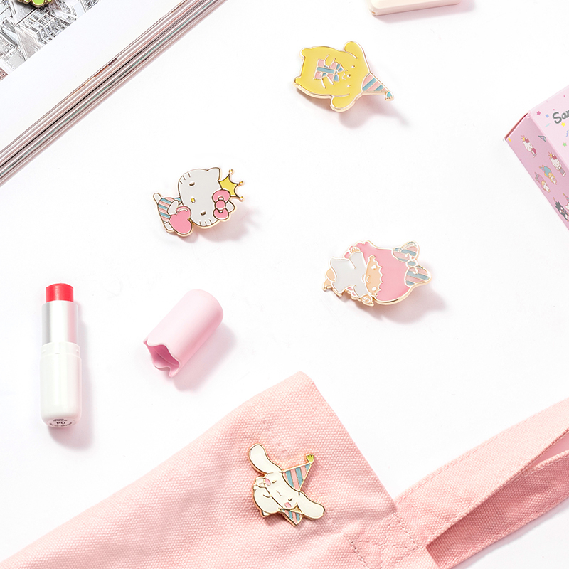 名创优品(miniso) Sanrio Characters派对系列盲盒徽章服饰趣味配件创意玩偶