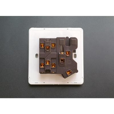 国际电工5五孔带两开双控墙壁开关插座86型双开二开五孔双控白色