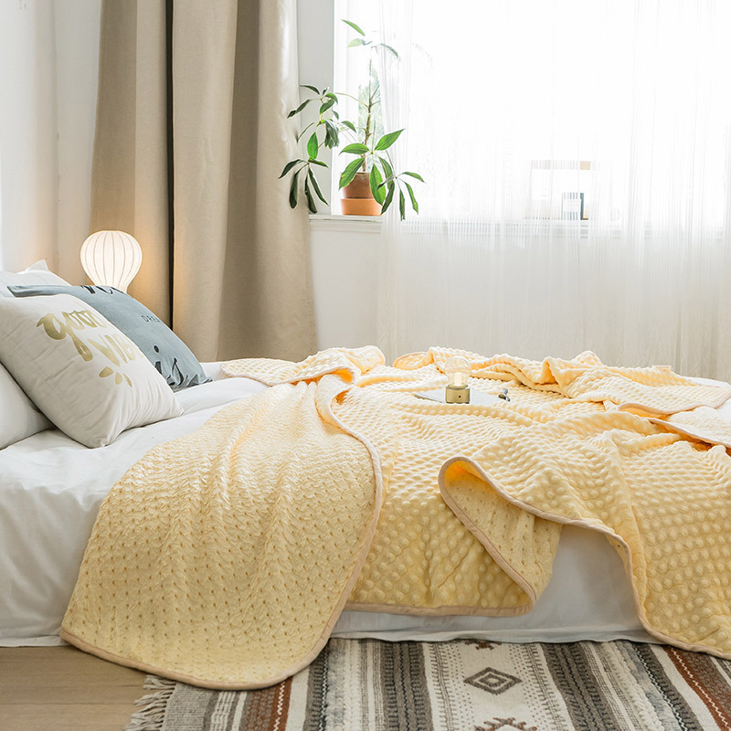 美帮汇加厚毛毯床单法兰绒毯空调被子夏天午睡毯子冬季珊瑚绒铺床单人双 黄色泡泡绒颗粒按摩毯 200cmx230cm-新品特惠