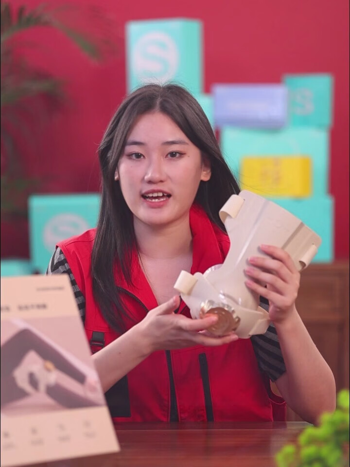 艾诗凯奇SKG智能颈椎按摩仪便携款深层揉捏热敷舒缓颈部疲劳