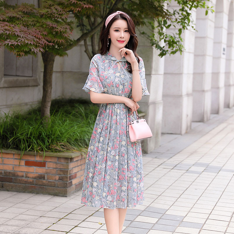 中长款年轻碎花连衣裙女女士夏款新品修身显瘦碎花雪纺小清新裙子