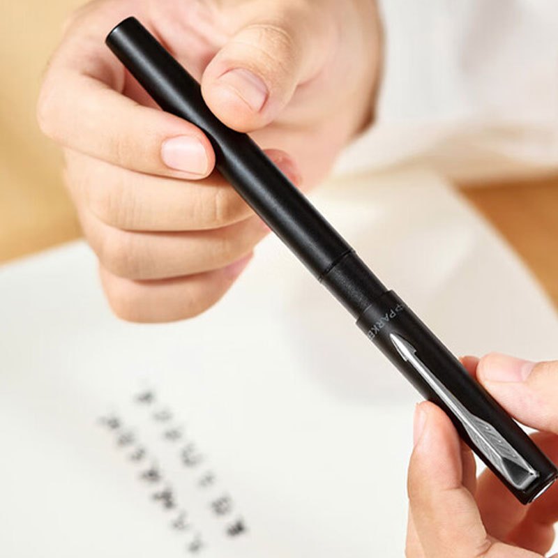 派克(PARKER)新款IM纯黑丽雅白夹 墨水笔高清大图